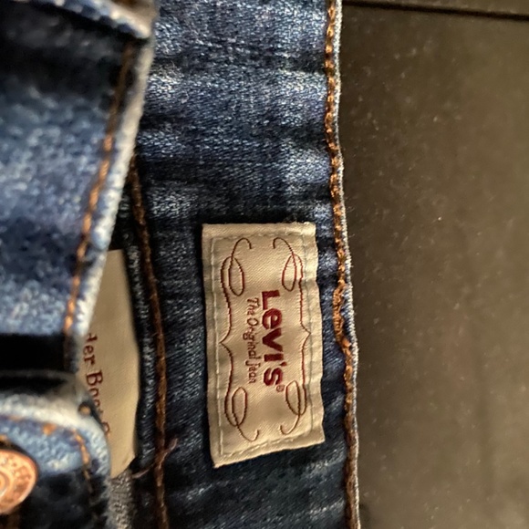 Levi’s 526 Slender Boot Cut - Picture 9 of 16